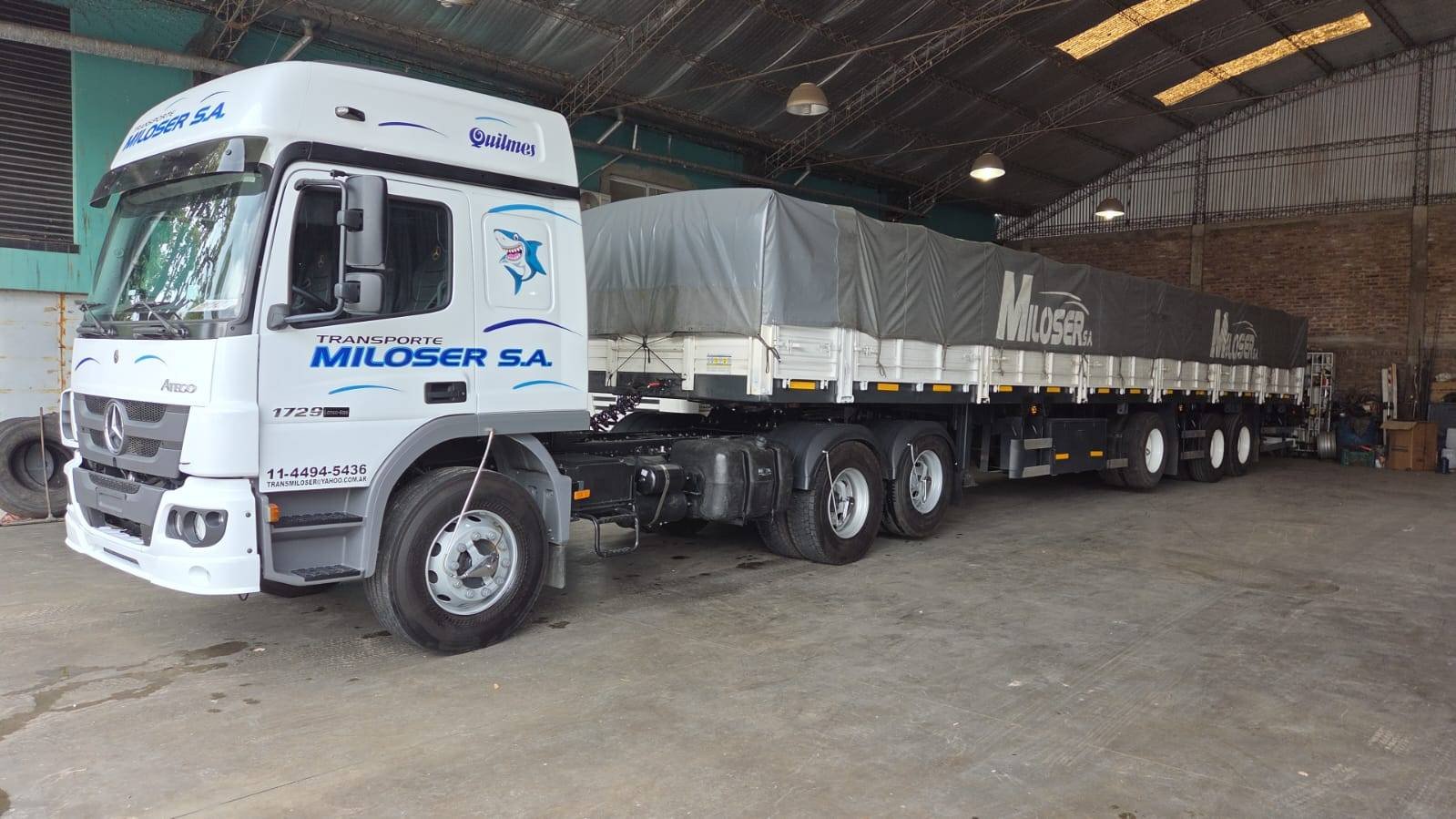 Camión de Transporte Miloser en ruta